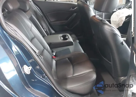 2018 Mazda Mazda3 Touring из США, поврежденный, VIN 3MZBN1L36JM177007